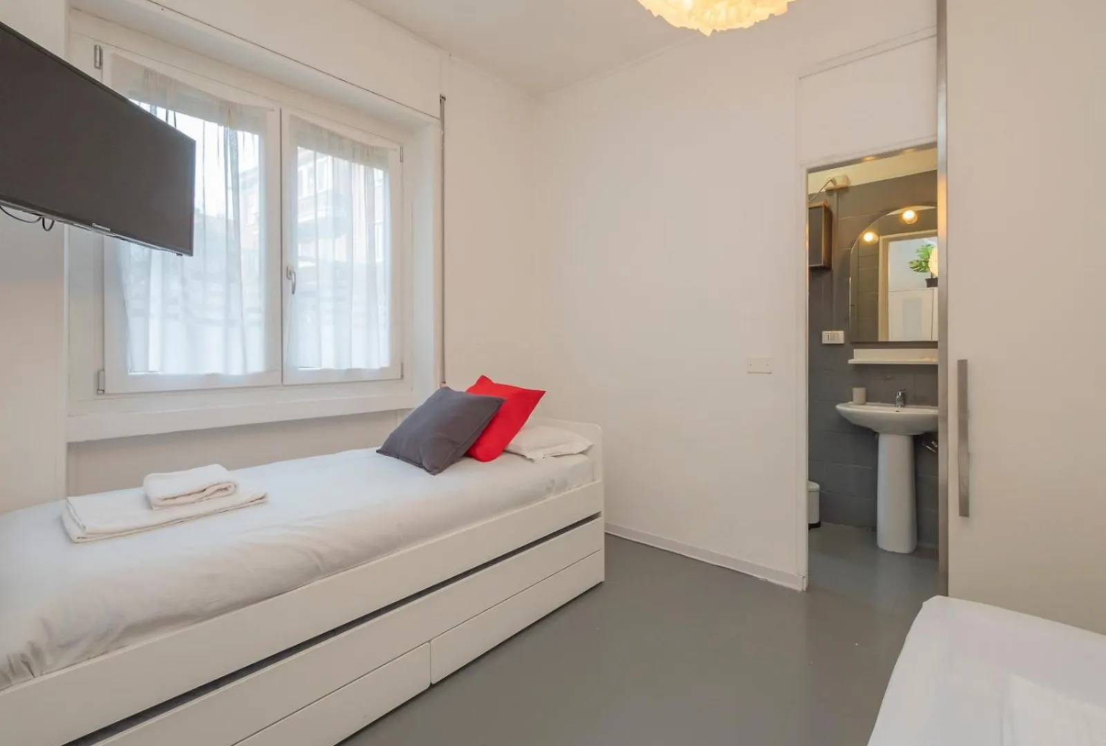 Italstay - Suite Sui Navigli - Pet Friendly Milano Italia